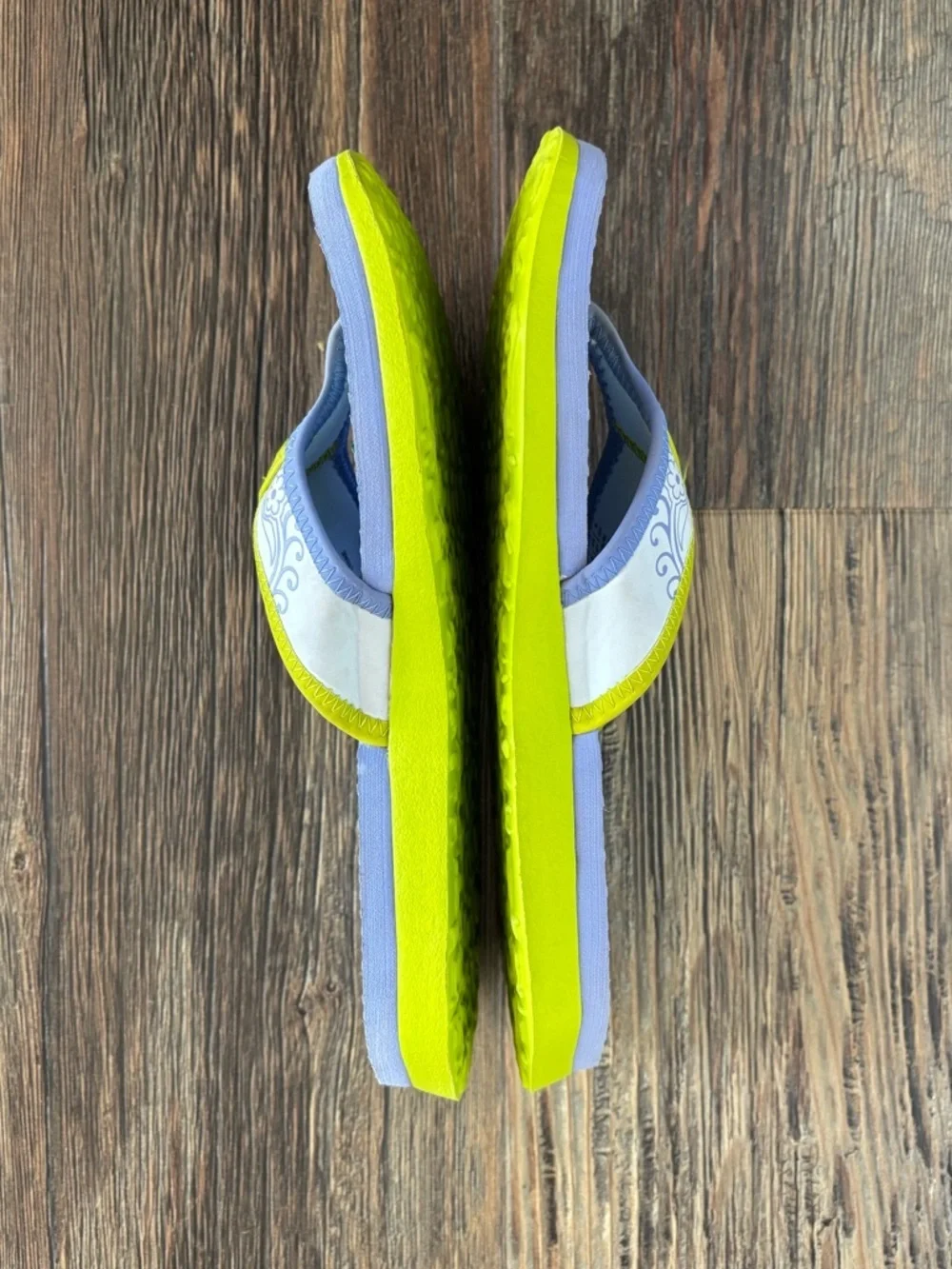 Y2K Nike Flip Flops Sandals Womens 6 Periwinkle Blue Lime Green Henna Pattern